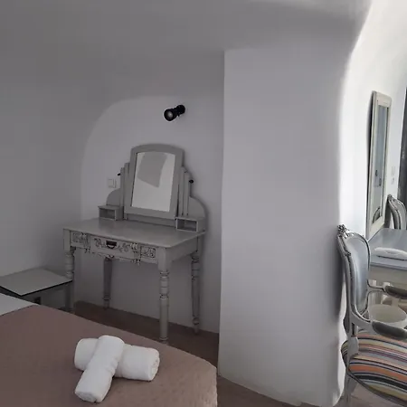 Diamond On The Cliff Hotel&suites 이메로비글리